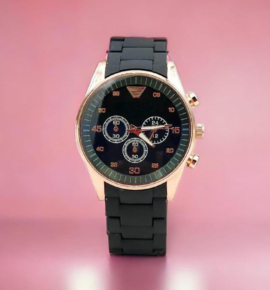 Men’s Stainless Steel Analog Watch – Round Dial, Textured Strap, 12-Hour Display